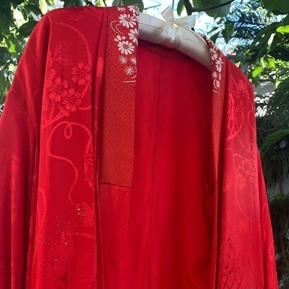 Vtg Kimono Handcrafted Daisy Floral Embroidery | Red Jacquard Print | One Size - Picture 3 of 16